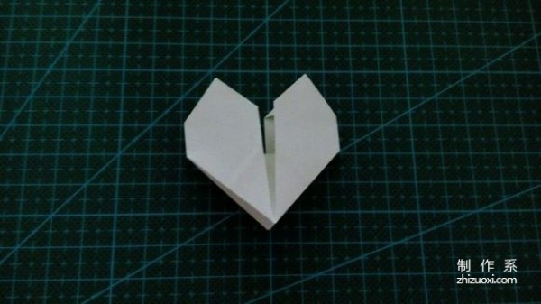 Illustrated tutorial on how to fold a confession love origami letters LOVE