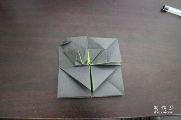 A very creative graphic tutorial on origami Nike logo