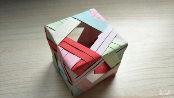 Illustration of how to make simple origami hollow squares for children