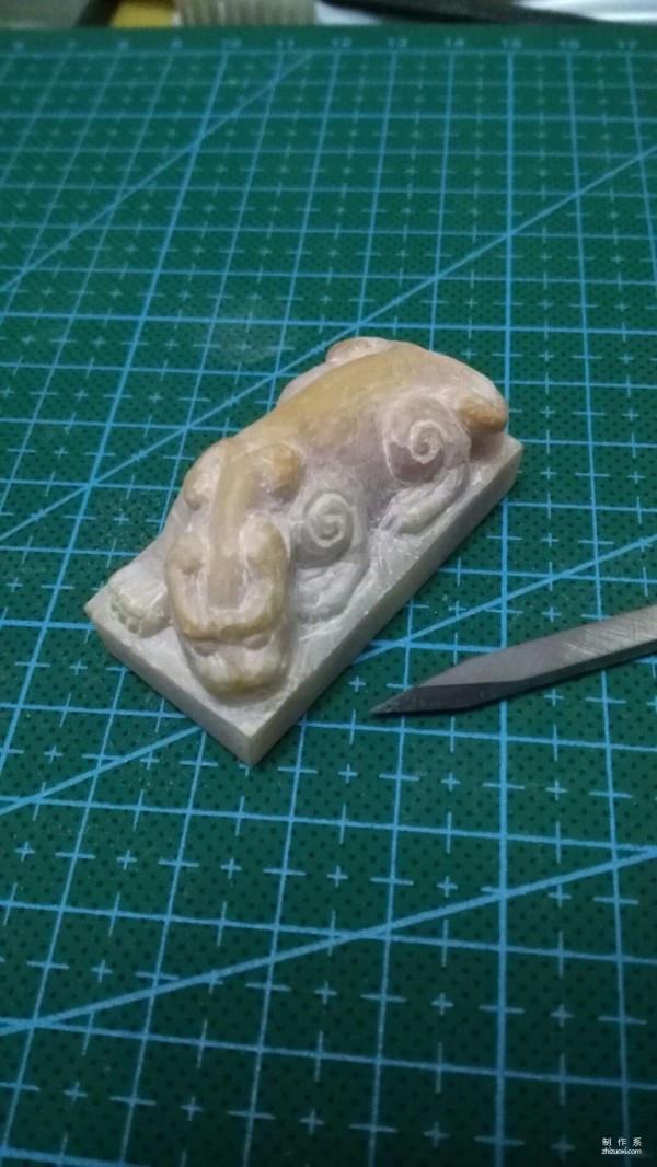 DIY method for hand carving Chihu jewelry