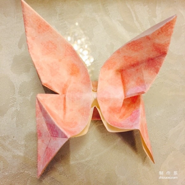 Origami method of handmade swallowtail butterfly Feifei