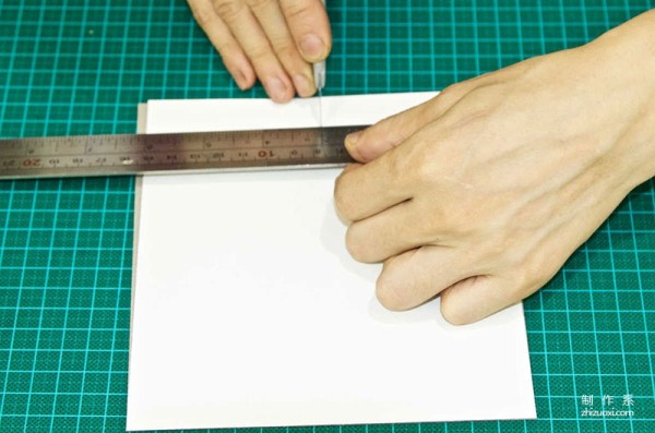 Basic production of paper patterns for handmade leather goods