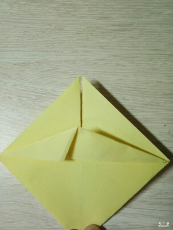 Interesting illustrated tutorial on Xianglu handmade origami method