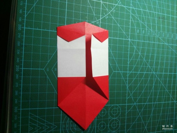 Illustrated tutorial on the origami method of the cute little fox