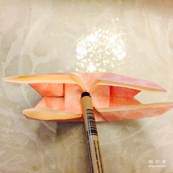 Origami method of handmade swallowtail butterfly Feifei