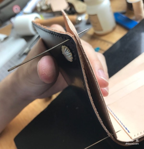 Making a short clip wallet is a very detailed article, mainly focusing on thinning