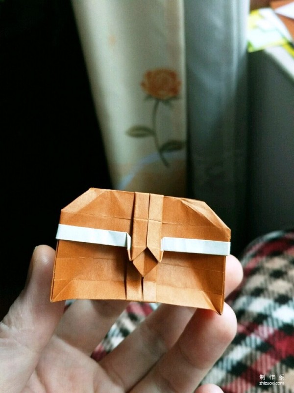 Real photos of the gorgeous origami treasure box, and a tutorial on how to make origami boxes