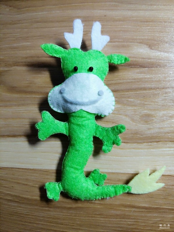 Handmade non-woven fabric handmade cute little dragon ornaments woven patchwork tutorial