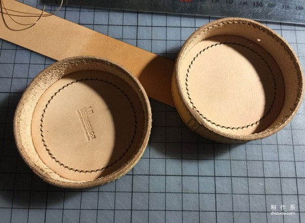 Tutorial on barrel-shaped leather goods and double-layer seaming