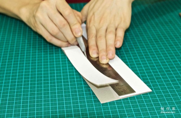 Basic production of paper patterns for handmade leather goods