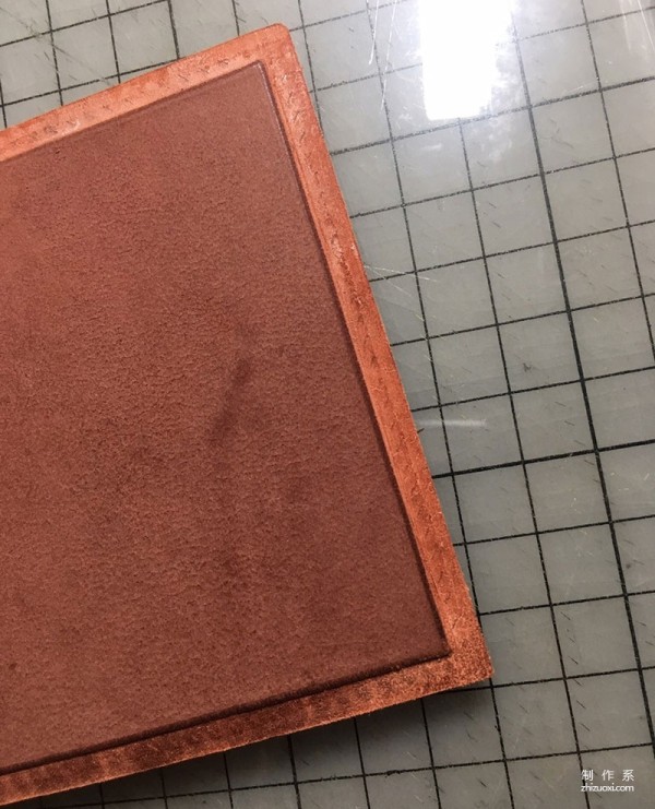 The production process of cordovan leather high bridge short clip wallet