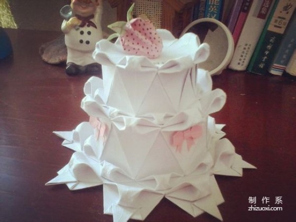 Origami cake, illustration of DIY creative origami method for paper cake