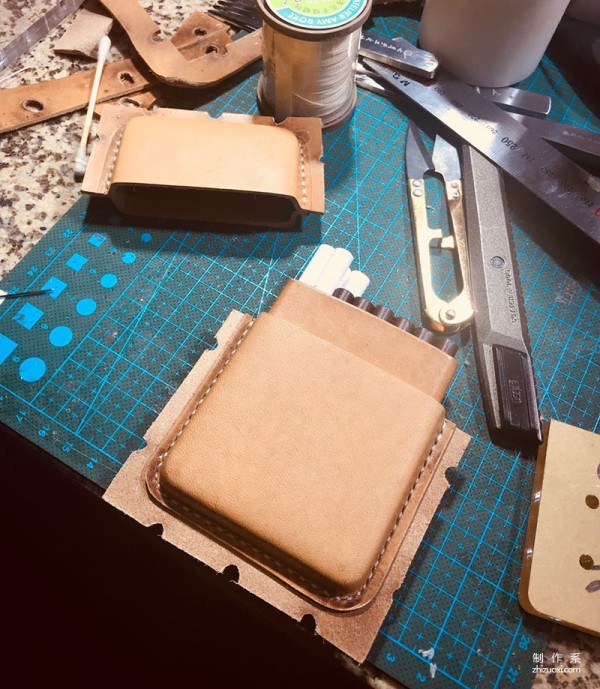 Using Acrylic Molds to Make Leather Cigarette Cases