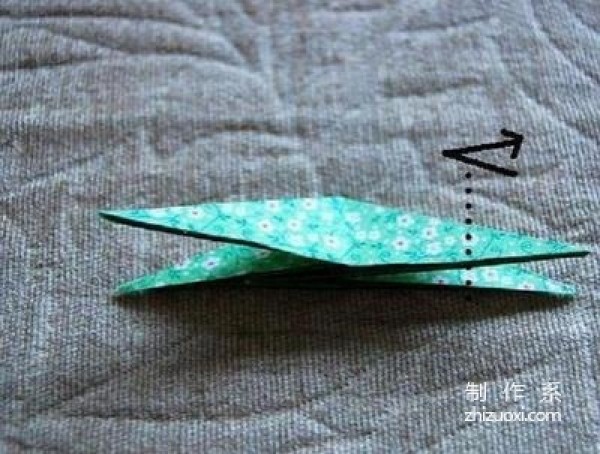 Teach you how to fold a three-dimensional four-leaf clover origami illustration