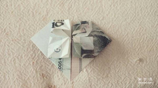 Creative origami paper money and heart, handmade tutorial on folding heart-shaped paper money