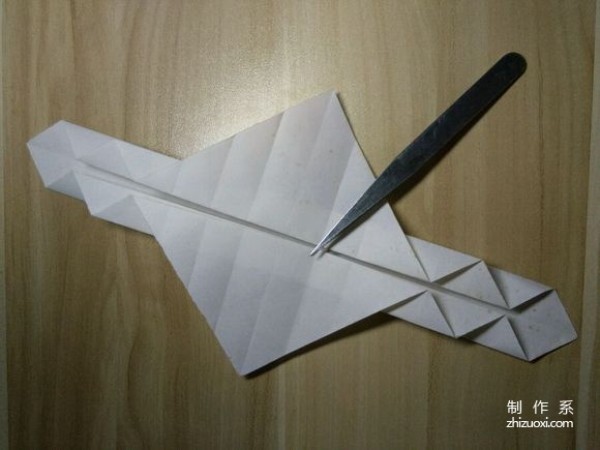 A flying love heart-shaped origami illustration method tutorial