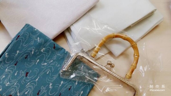 Super simple and beautiful handmade method for making women’s handbags from fabric