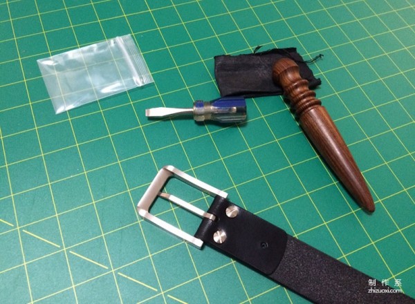 The whole process of a J&E bridle leather belt