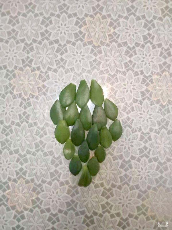 Kindergarten leaves sticker DIY a bunch of grapes collage tutorial with step-by-step instructions