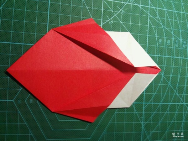 Illustrated tutorial on the origami method of the cute little fox