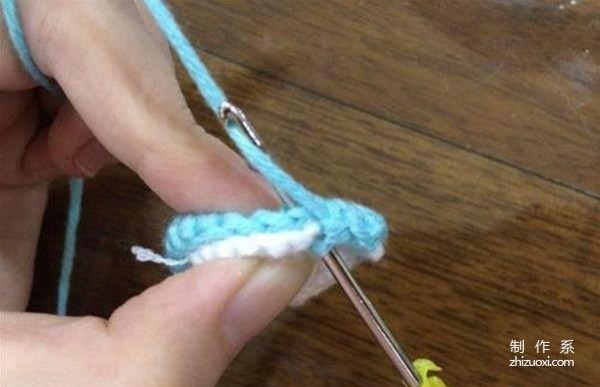 Wool knitting tutorial for couples little whale pendant jewelry