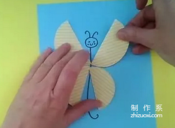 Simple DIY method for children to make butterfly patterns by hand