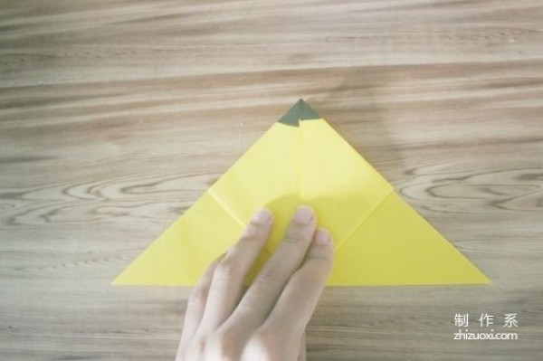 A picture-illustrated tutorial to teach you step-by-step origami Pikachu