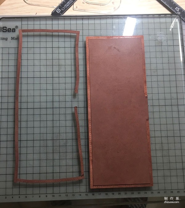 The production process of cordovan leather high bridge short clip wallet