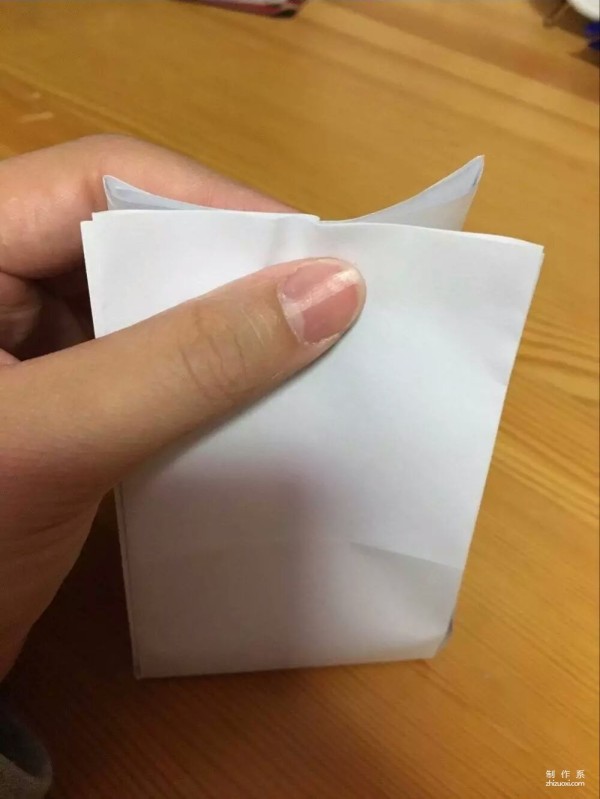 Simple and beautiful hand-made origami method for gift bag with bow