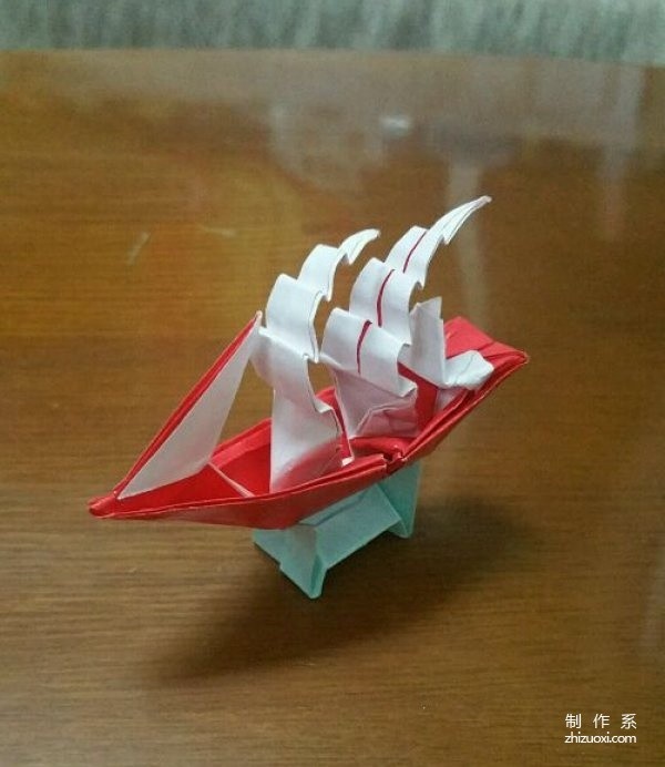 How to fold a sailboat. Illustrated tutorial on how to make origami sailboat.