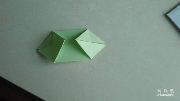 Teach you how to fold a four-leaf clover using colored paper origami tutorial