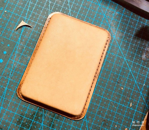 Using Acrylic Molds to Make Leather Cigarette Cases