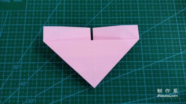 Illustrated tutorial on how to fold a confession love origami letters LOVE