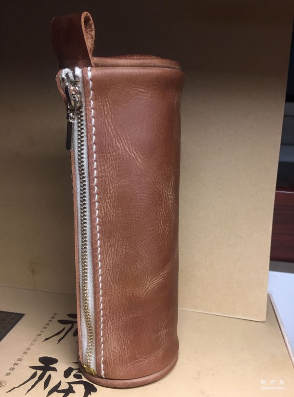 Make a simple pencil case out of crazy horse leather