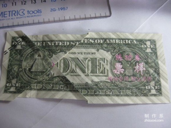 Detailed tutorial of dollar carp origami banknote real shot pictures