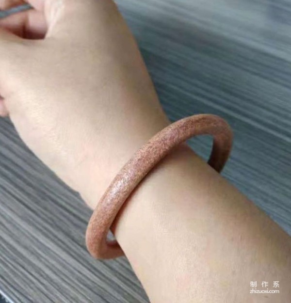 Goro Takahashi’s seamless leather bracelet tutorial