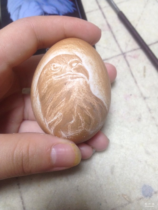 Fun and creative DIY eggshell carving pattern method