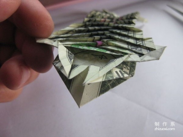 Detailed tutorial of dollar carp origami banknote real shot pictures