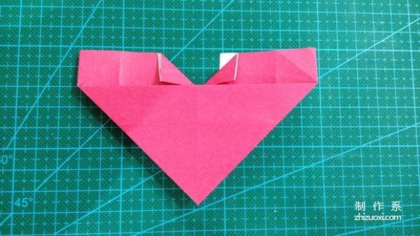 Illustrated tutorial on how to fold a confession love origami letters LOVE