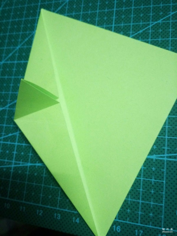 How to make origami of a super cute mantis