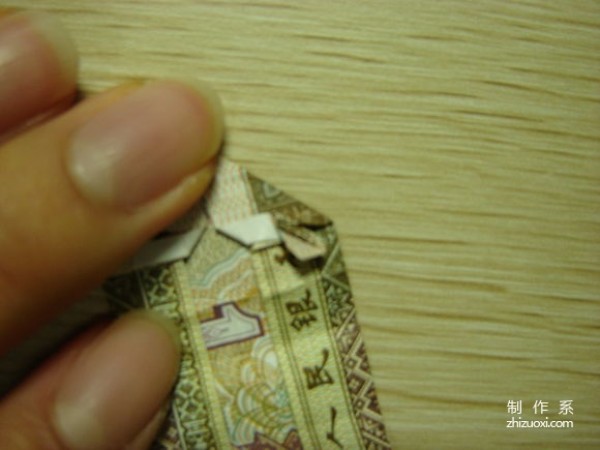 Illustrated tutorial for DIY handmade origami camera toys using RMB or US dollar banknotes