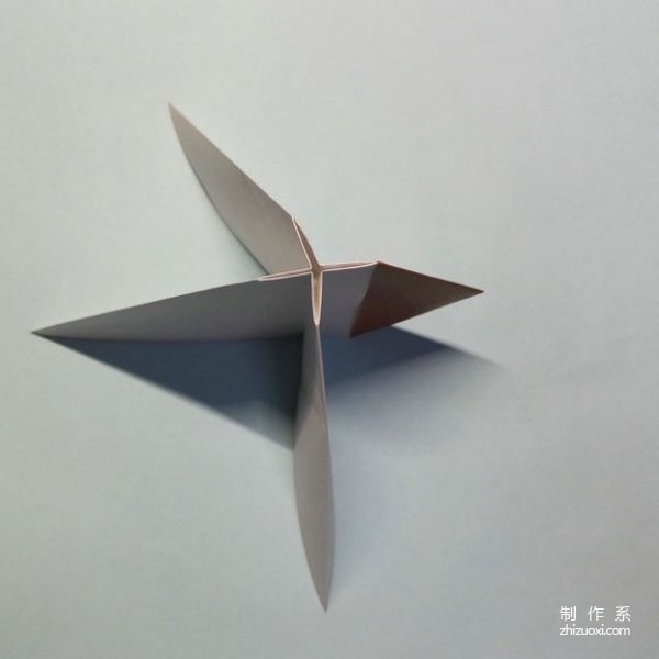 How to fold a hen? Complete illustrated tutorial on origami of a chick.