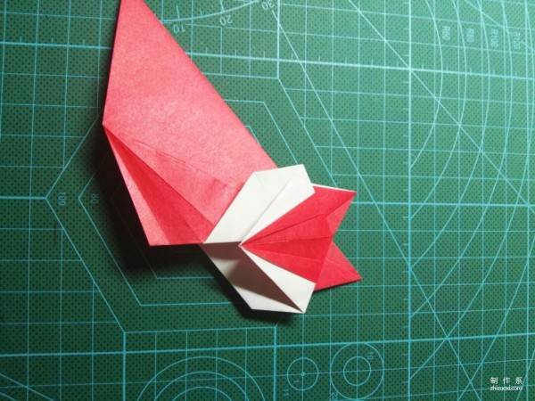 Illustrated tutorial on the origami method of the cute little fox