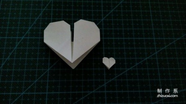 Illustrated tutorial on how to fold a confession love origami letters LOVE