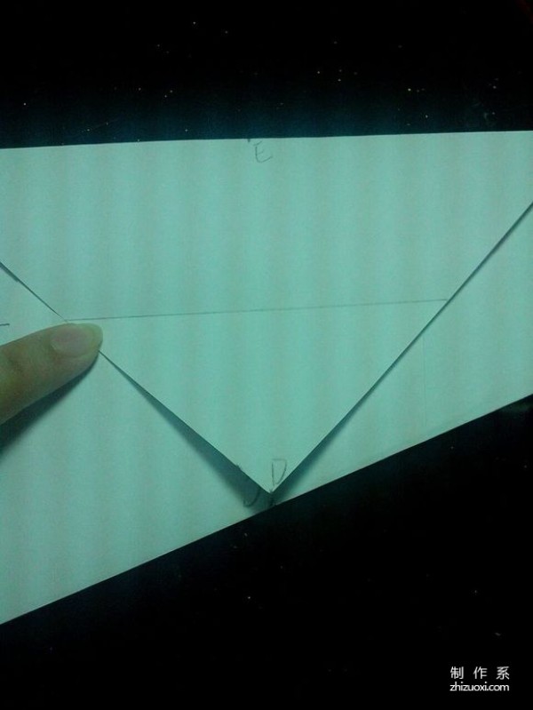 A real-life illustrated tutorial on how to make Aiswan paper box origami