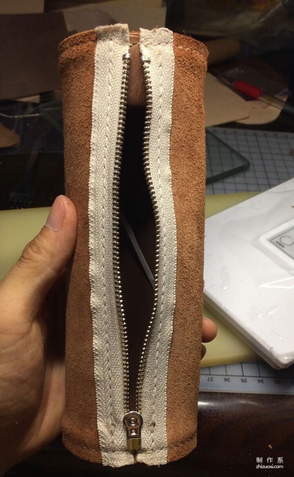 Make a simple pencil case out of crazy horse leather