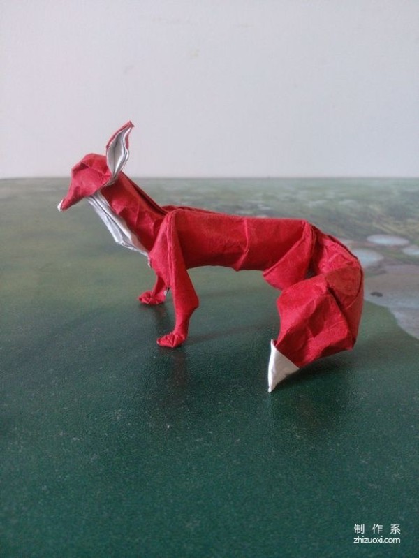 Real-life illustrated tutorial on how to make fox origami