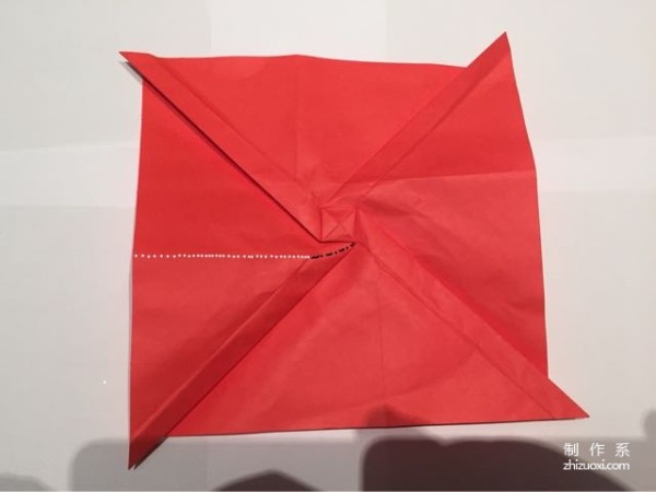 Step-by-step tutorial on origami roses mixed with red paper Kawasaki roses and Sato roses