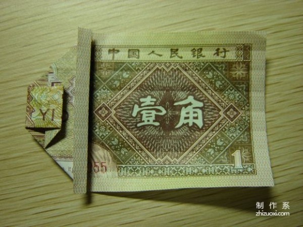 Illustrated tutorial for DIY handmade origami camera toys using RMB or US dollar banknotes