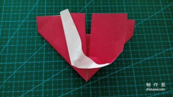 Illustrated tutorial on how to fold a confession love origami letters LOVE